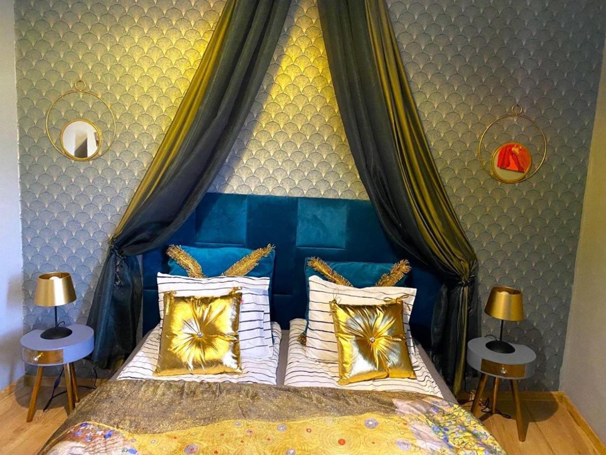 Aparthotel Gold *